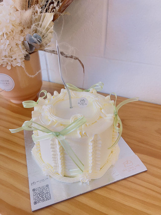 Vintage Green Ribbon Cream Cake