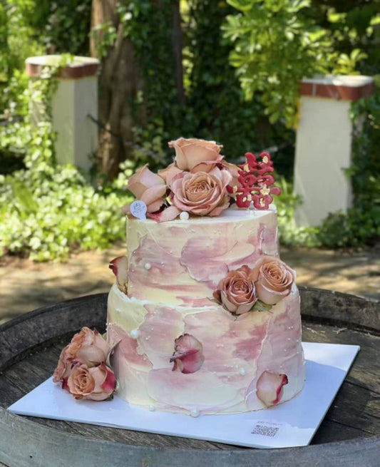 Fresh Roses Bouquet Wedding Cake